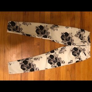 Floral print American Eagle skinny jeans 00